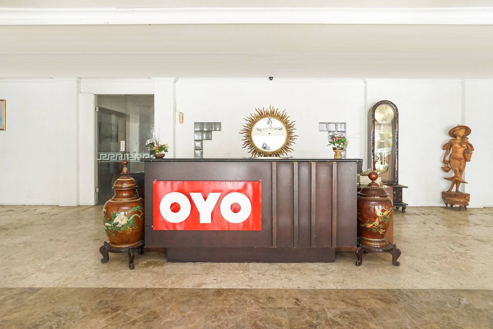 Oyo252伊斯塔纳佩尔玛塔恩加格尔酒店 泗水 外观 照片